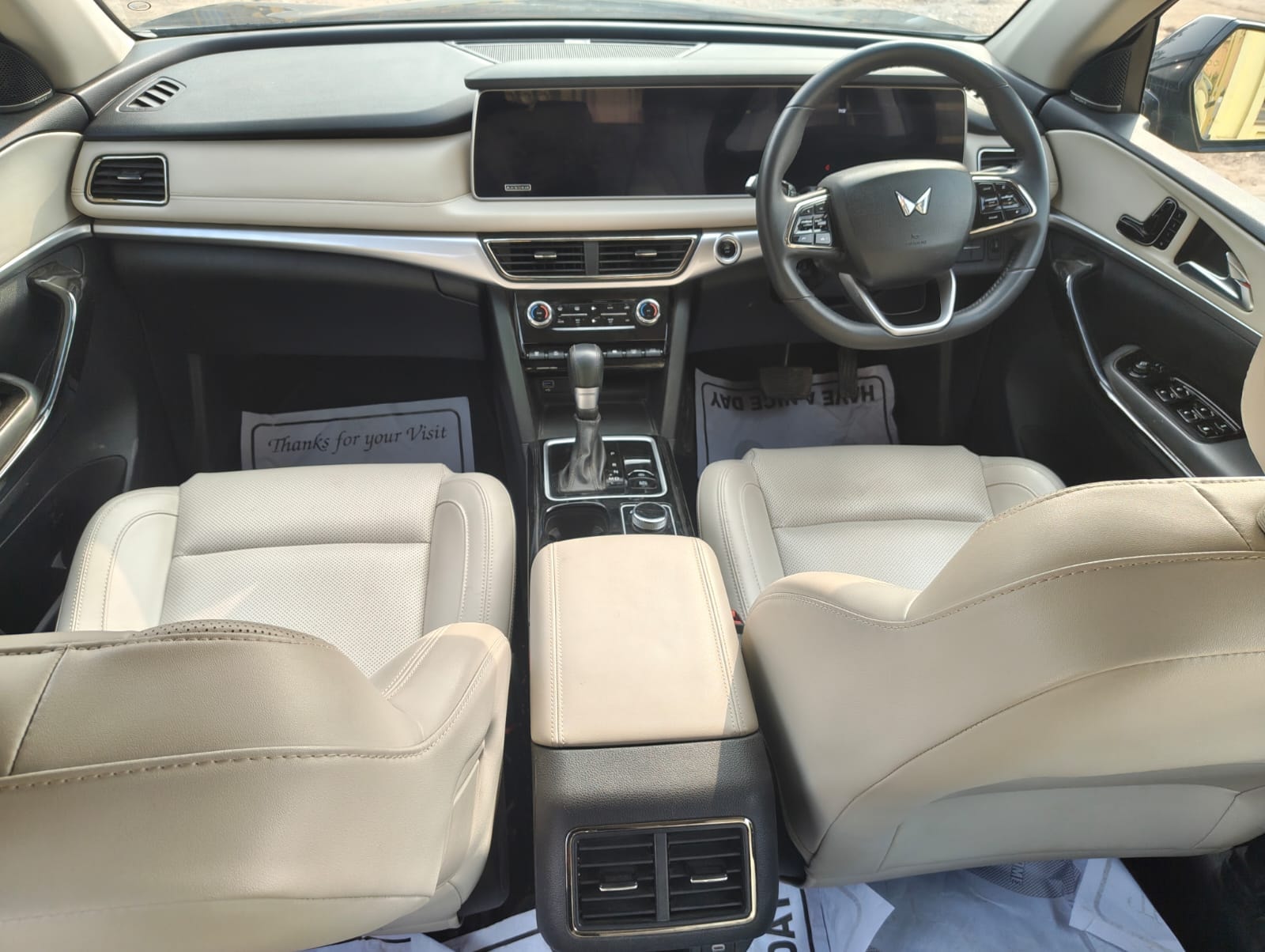 Used 2024 Mahindra XUV700 Used 2024 Mahindra XUV700