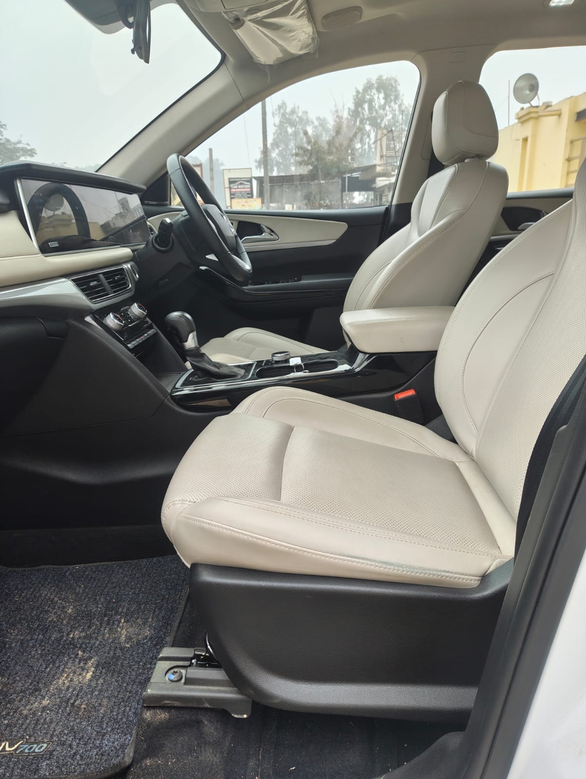 Used 2024 Mahindra XUV700 Used 2024 Mahindra XUV700