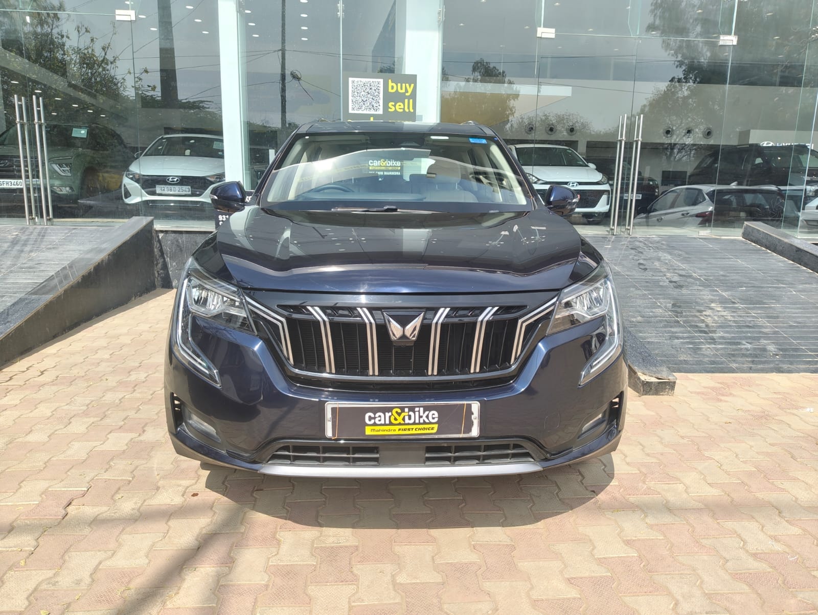 XUV700 image 1 XUV700 image 1