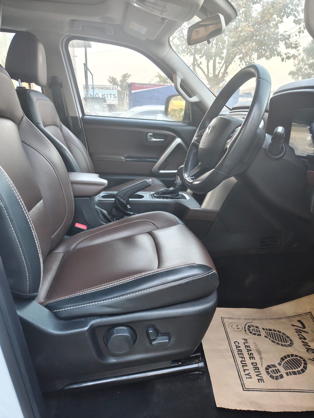 Scorpio-N image 4 Scorpio-N image 4