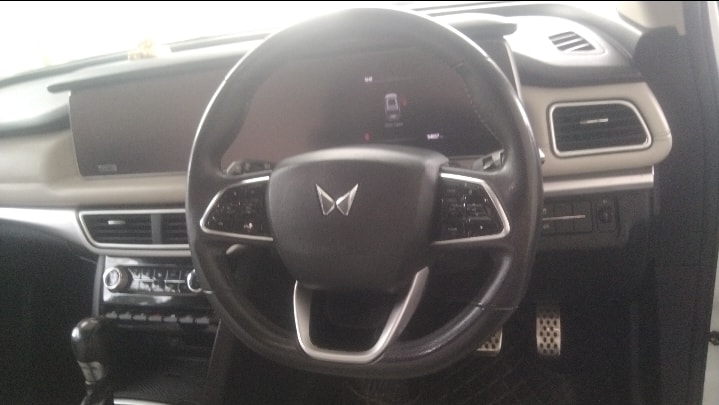 Used 2022 Mahindra XUV700 Used 2022 Mahindra XUV700