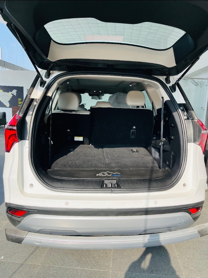 Used 2022 Mahindra XUV700 Used 2022 Mahindra XUV700