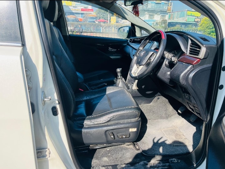 Innova Crysta image 16 Innova Crysta image 16