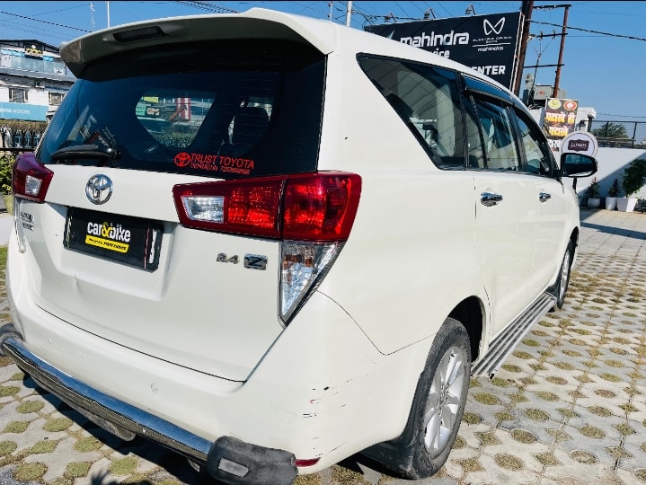 Innova Crysta image 3 Innova Crysta image 3