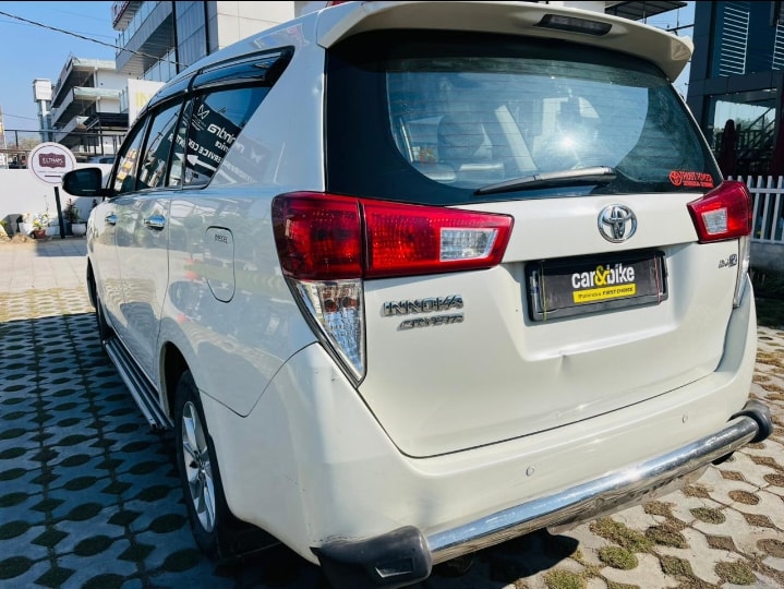 Innova Crysta image 5 Innova Crysta image 5