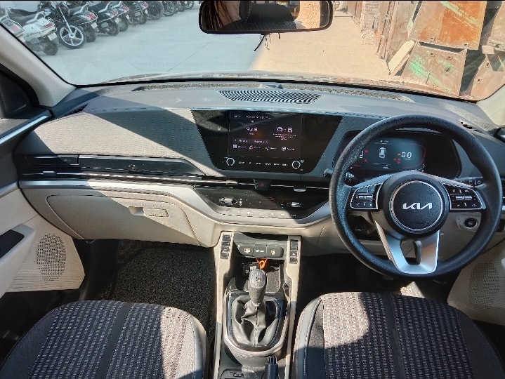 Carens image 12 Carens image 12