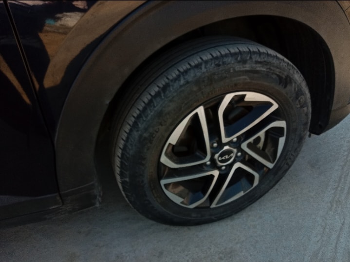 Carens image 9 Carens image 9