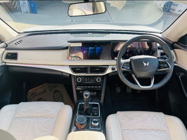 XUV700 image 13 XUV700 image 13