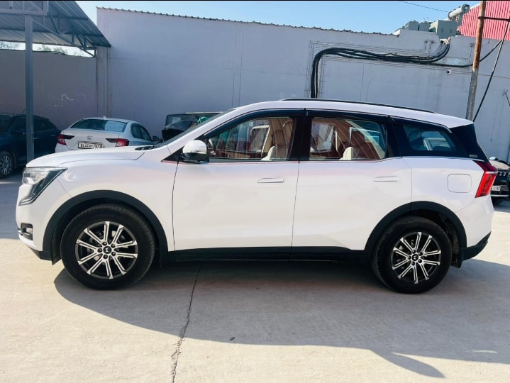 XUV700 image 2 XUV700 image 2