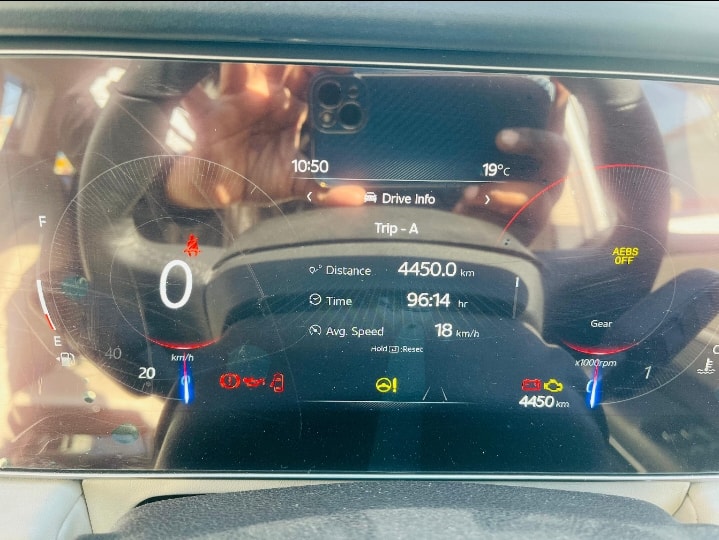 XUV700 image 12 XUV700 image 12