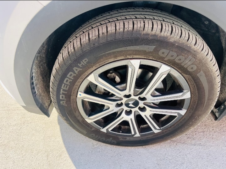 XUV700 image 10 XUV700 image 10