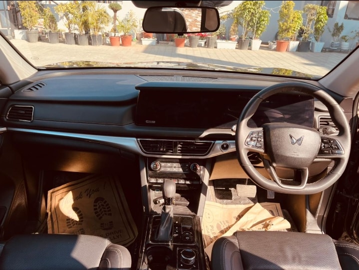 XUV700 image 12 XUV700 image 12