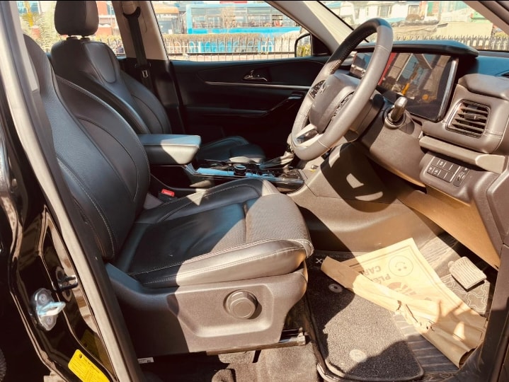 Used 2025 Mahindra XUV700 Used 2025 Mahindra XUV700