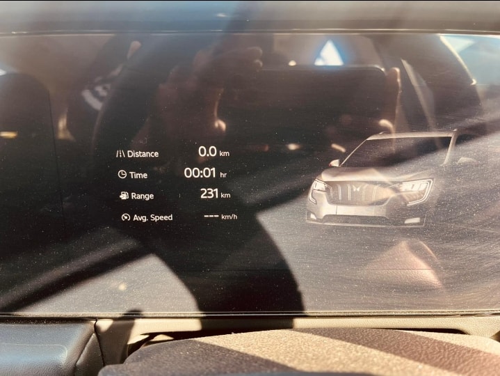 XUV700 image 11 XUV700 image 11