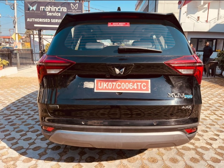 XUV700 image 4 XUV700 image 4