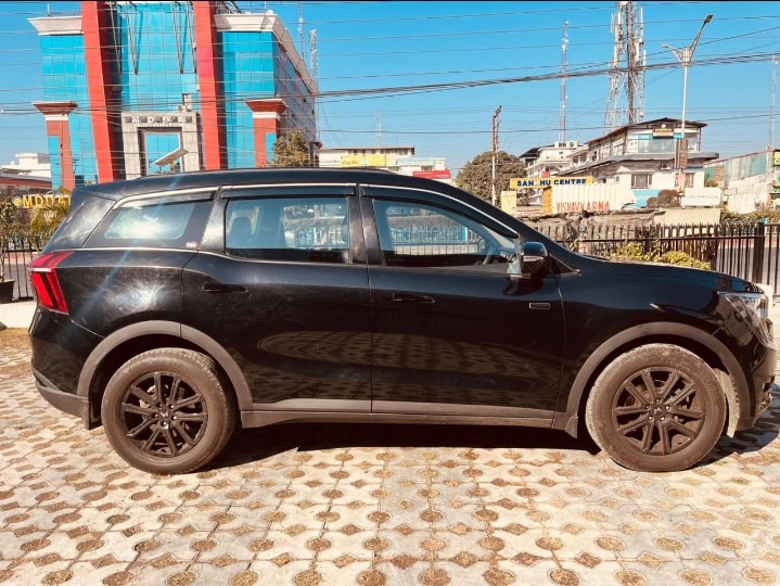 XUV700 image 6 XUV700 image 6