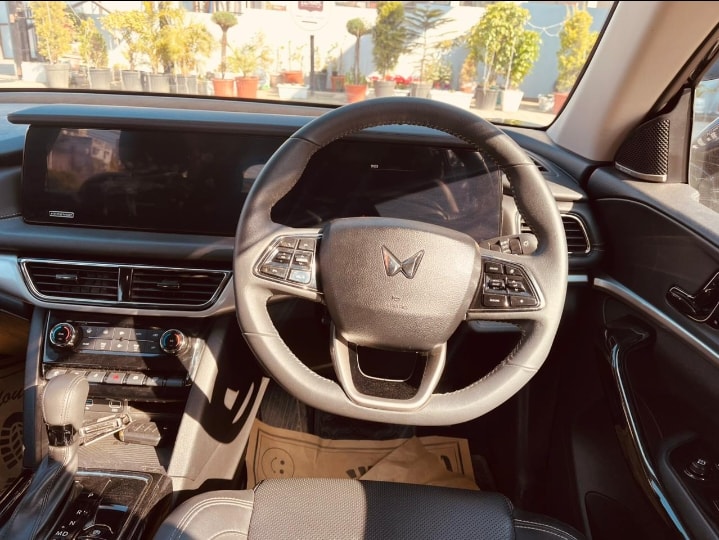 XUV700 image 13 XUV700 image 13