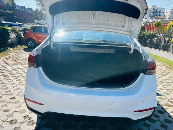 Used 2018 Hyundai Verna Used 2018 Hyundai Verna