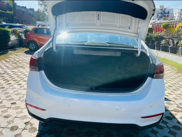 Used 2018 Hyundai Verna Used 2018 Hyundai Verna