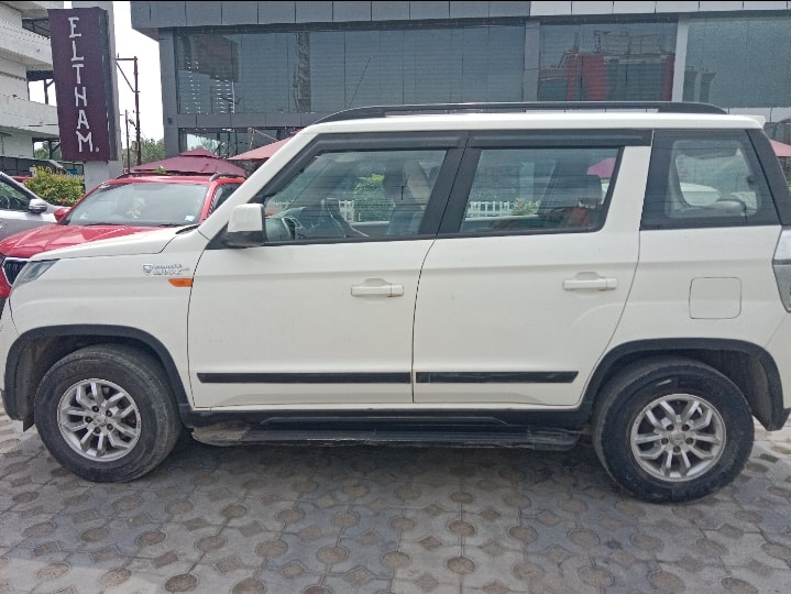 TUV300 image 2 TUV300 image 2