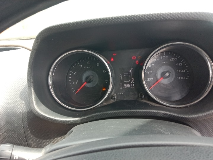 TUV300 image 11 TUV300 image 11