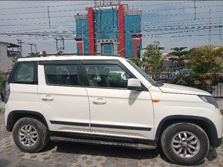 TUV300 image 6 TUV300 image 6