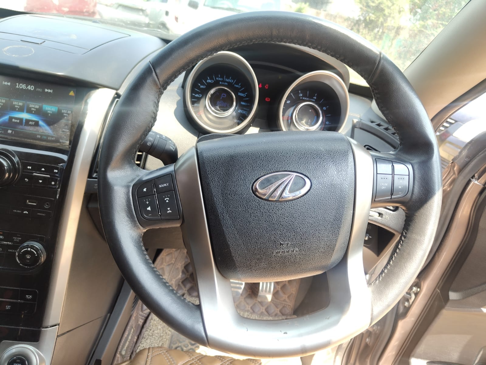 XUV500 image 13 XUV500 image 13