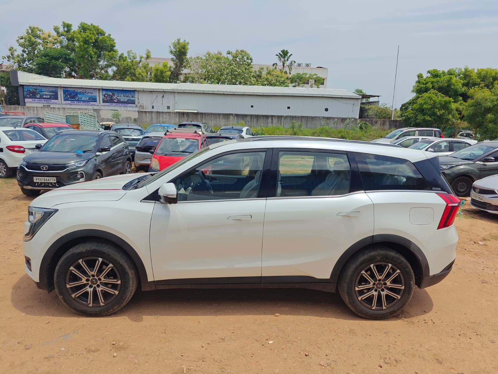 Used 2023 Mahindra XUV700 Used 2023 Mahindra XUV700