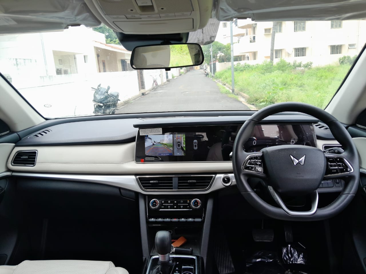 Used 2024 Mahindra XUV700 Used 2024 Mahindra XUV700