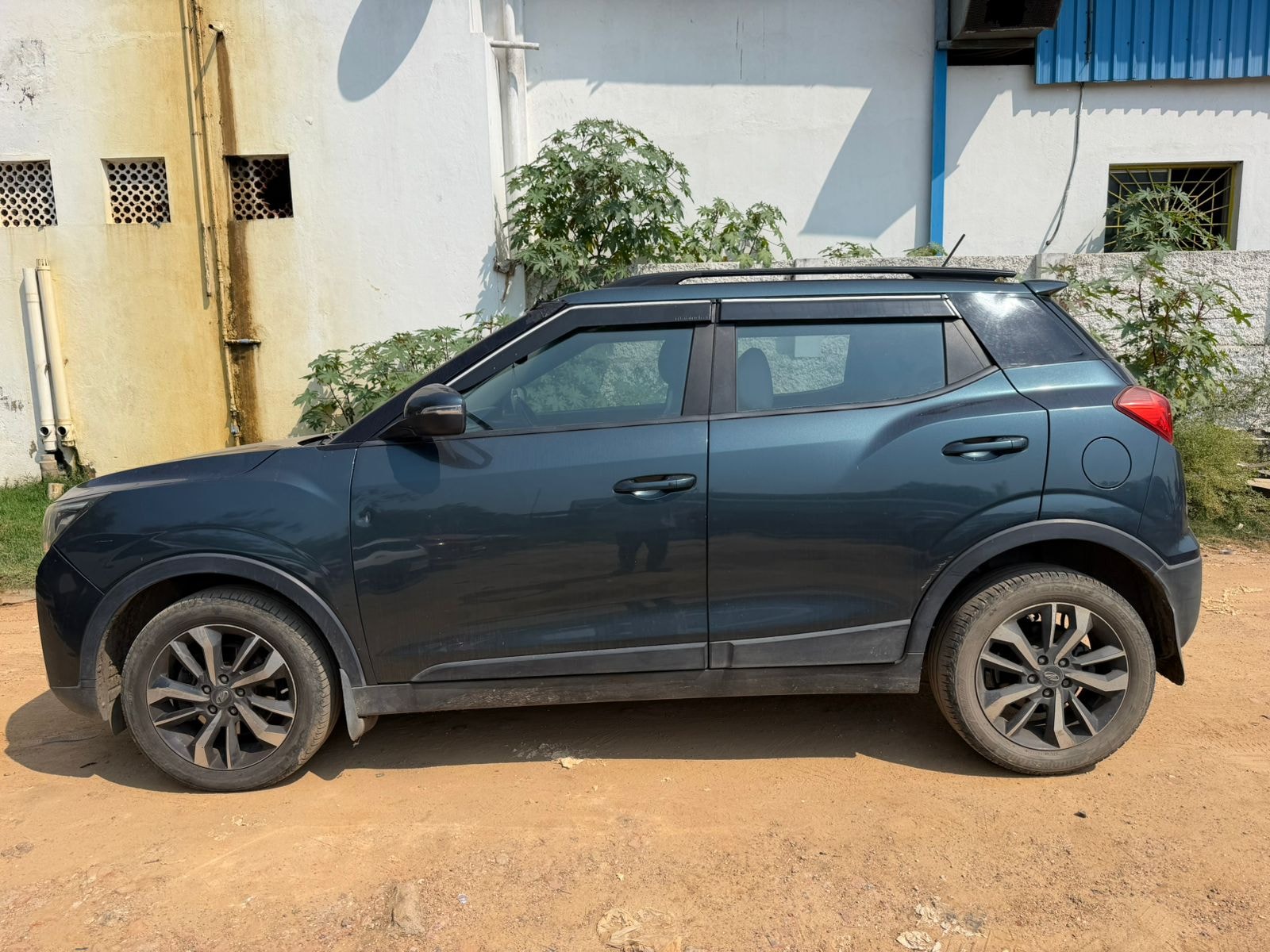 XUV300 image 2 XUV300 image 2