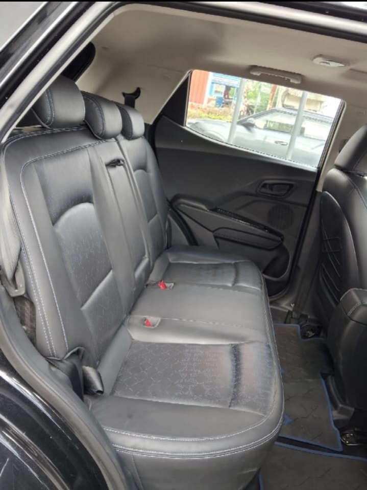 XUV400 image 13 XUV400 image 13