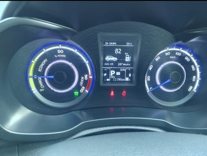 XUV400 image 9 XUV400 image 9