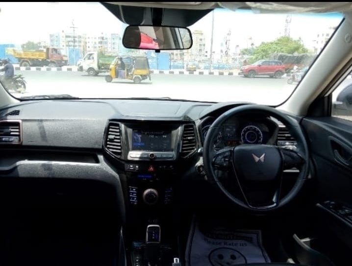 XUV400 image 8 XUV400 image 8