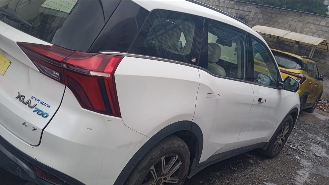 XUV700 image 3 XUV700 image 3