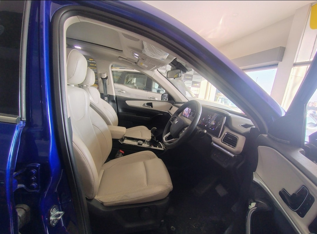 Used 2025 Mahindra XUV700 Used 2025 Mahindra XUV700