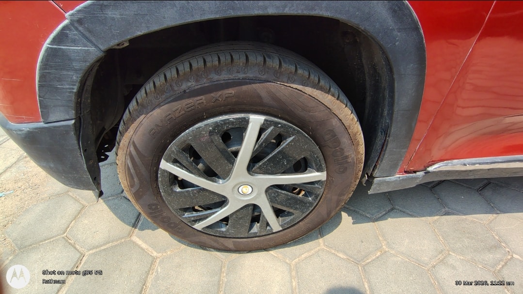 KUV100 image 9 KUV100 image 9