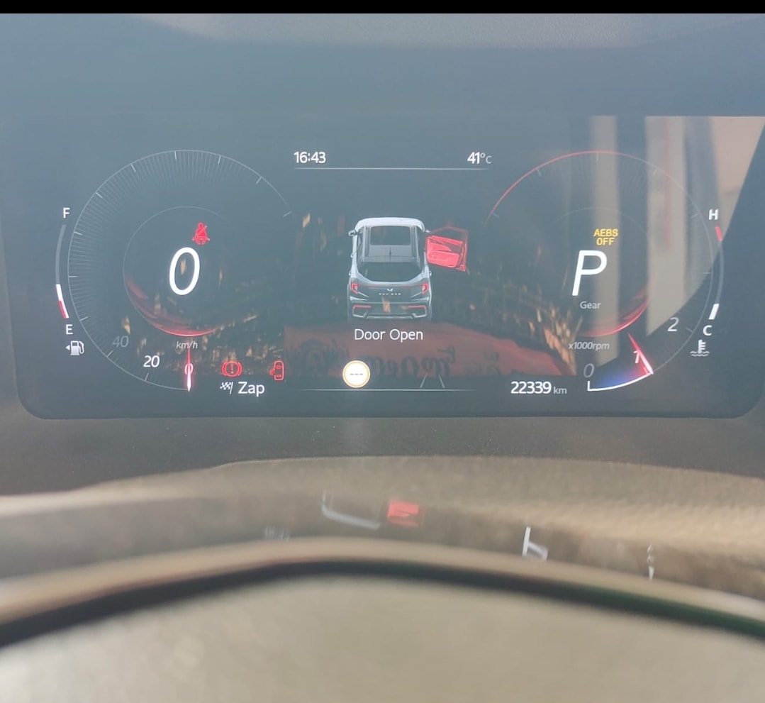 XUV 3XO image 5 XUV 3XO image 5