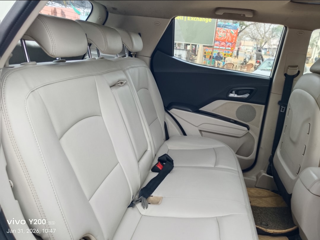 XUV300 image 16 XUV300 image 16