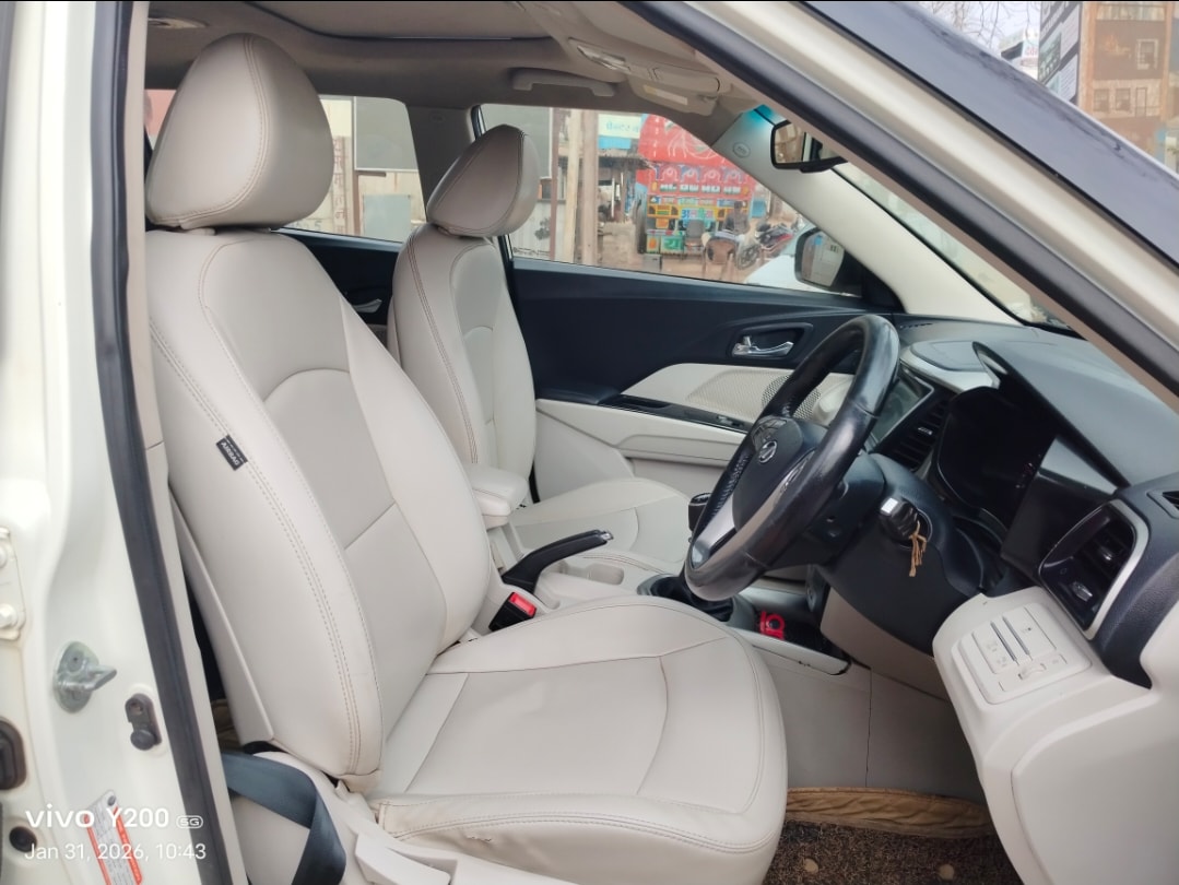 XUV300 image 15 XUV300 image 15