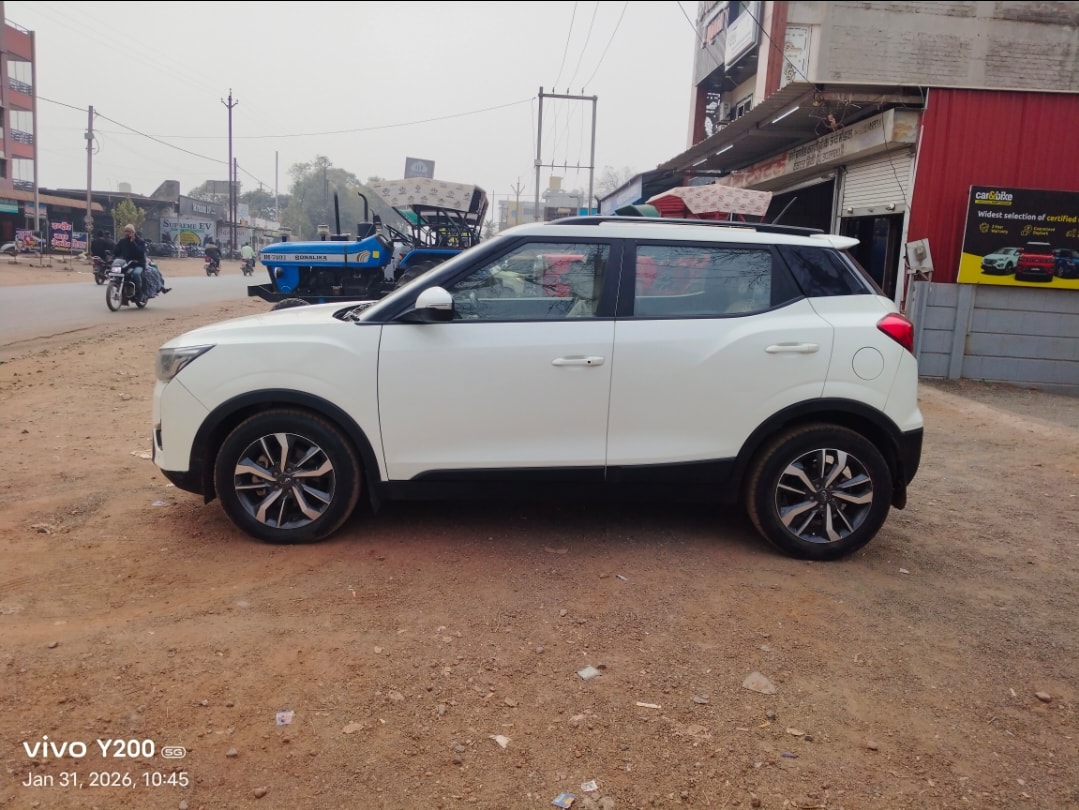 XUV300 image 2 XUV300 image 2