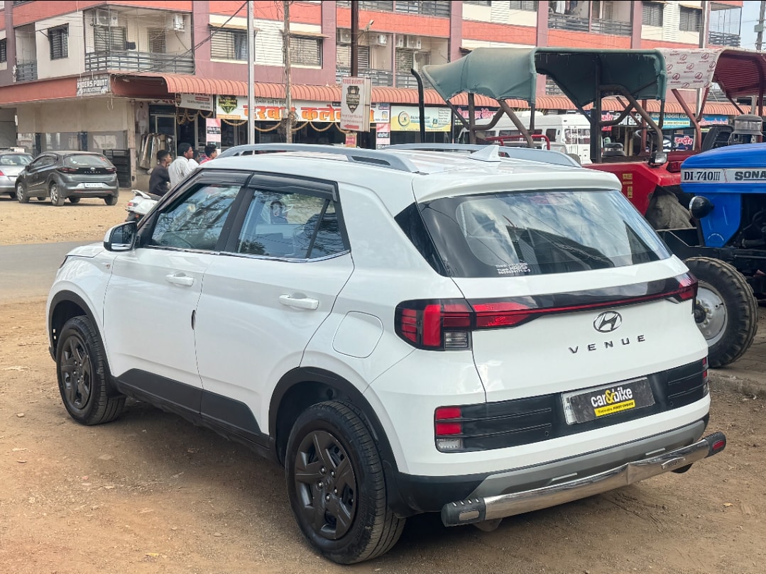 Used 2023 Hyundai Venue Used 2023 Hyundai Venue