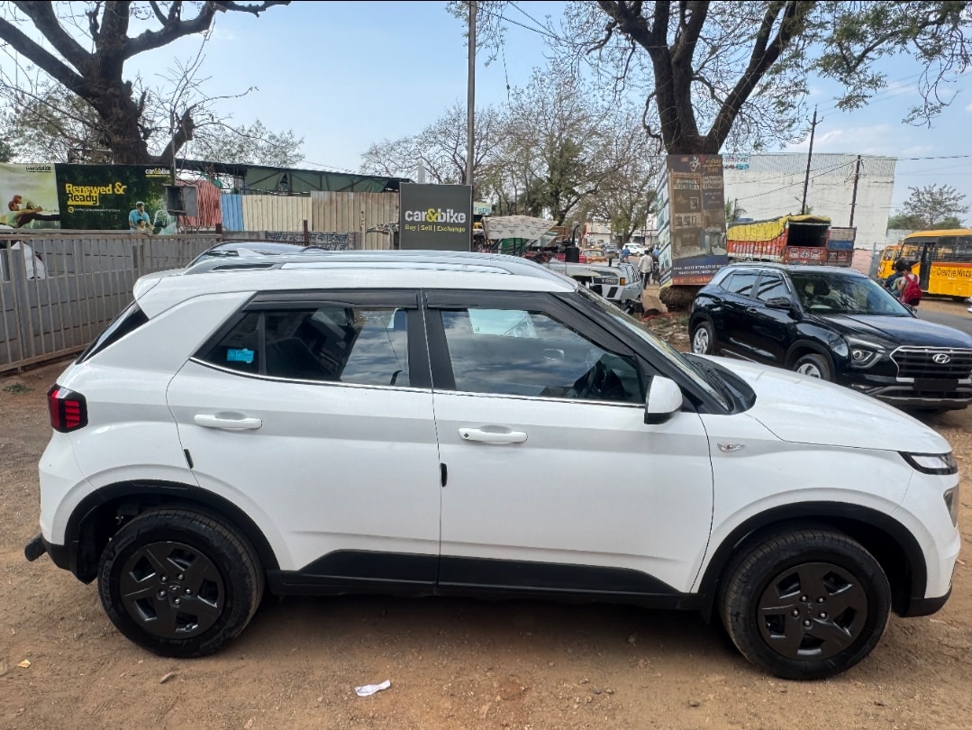 Used 2023 Hyundai Venue Used 2023 Hyundai Venue