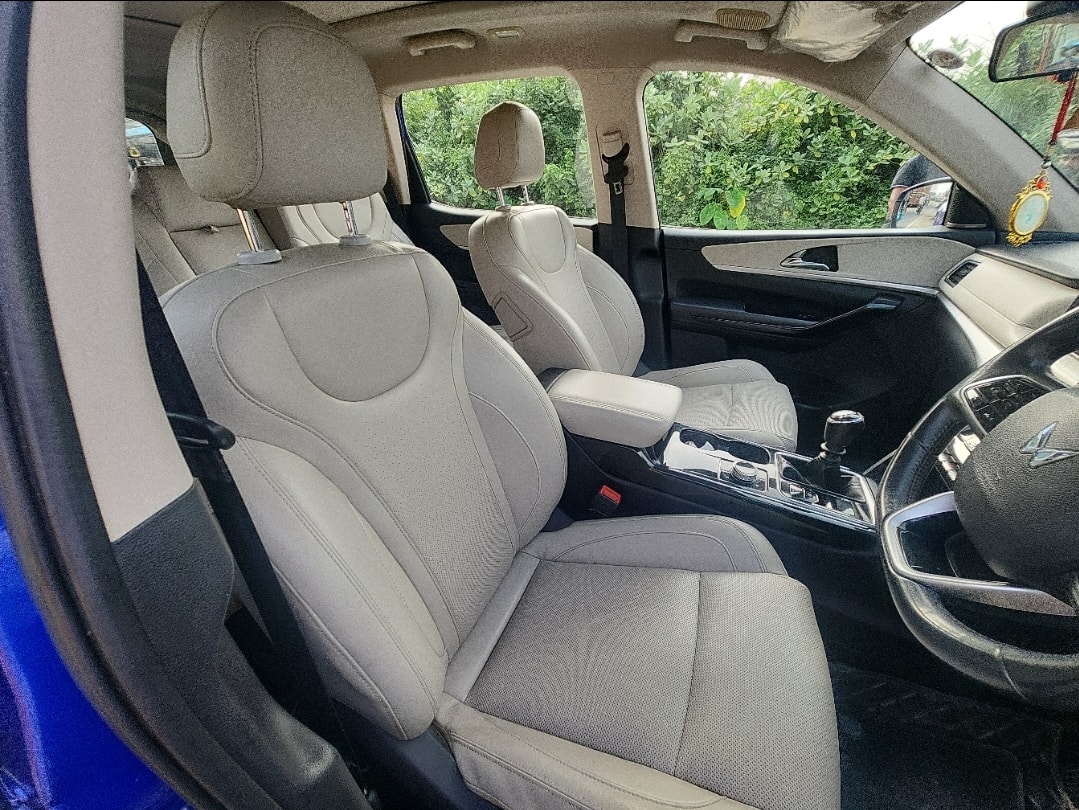 Used 2022 Mahindra XUV700 Used 2022 Mahindra XUV700