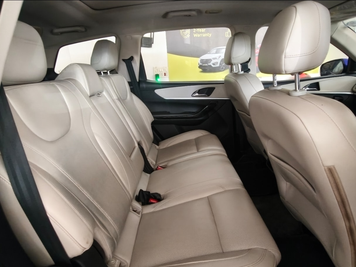 Used 2022 Mahindra XUV700 Used 2022 Mahindra XUV700