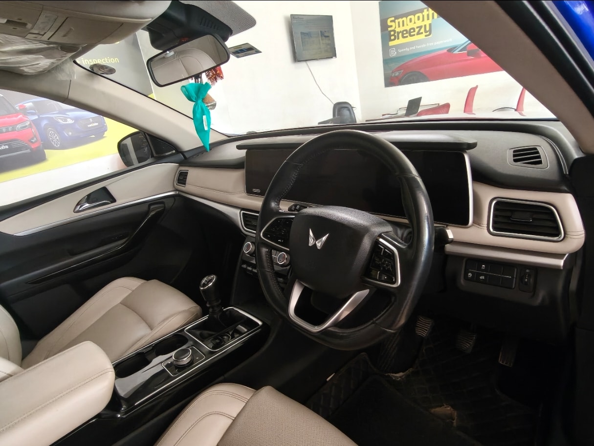 Used 2022 Mahindra XUV700 Used 2022 Mahindra XUV700