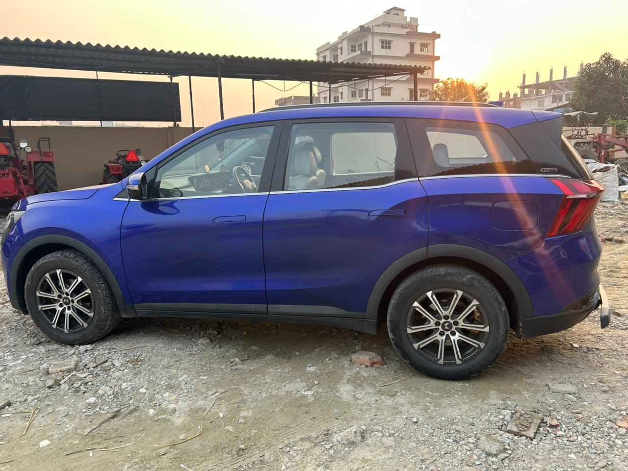 XUV700 image 4 XUV700 image 4