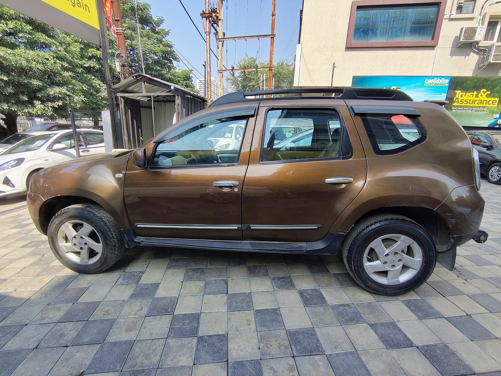 Duster image 2 Duster image 2