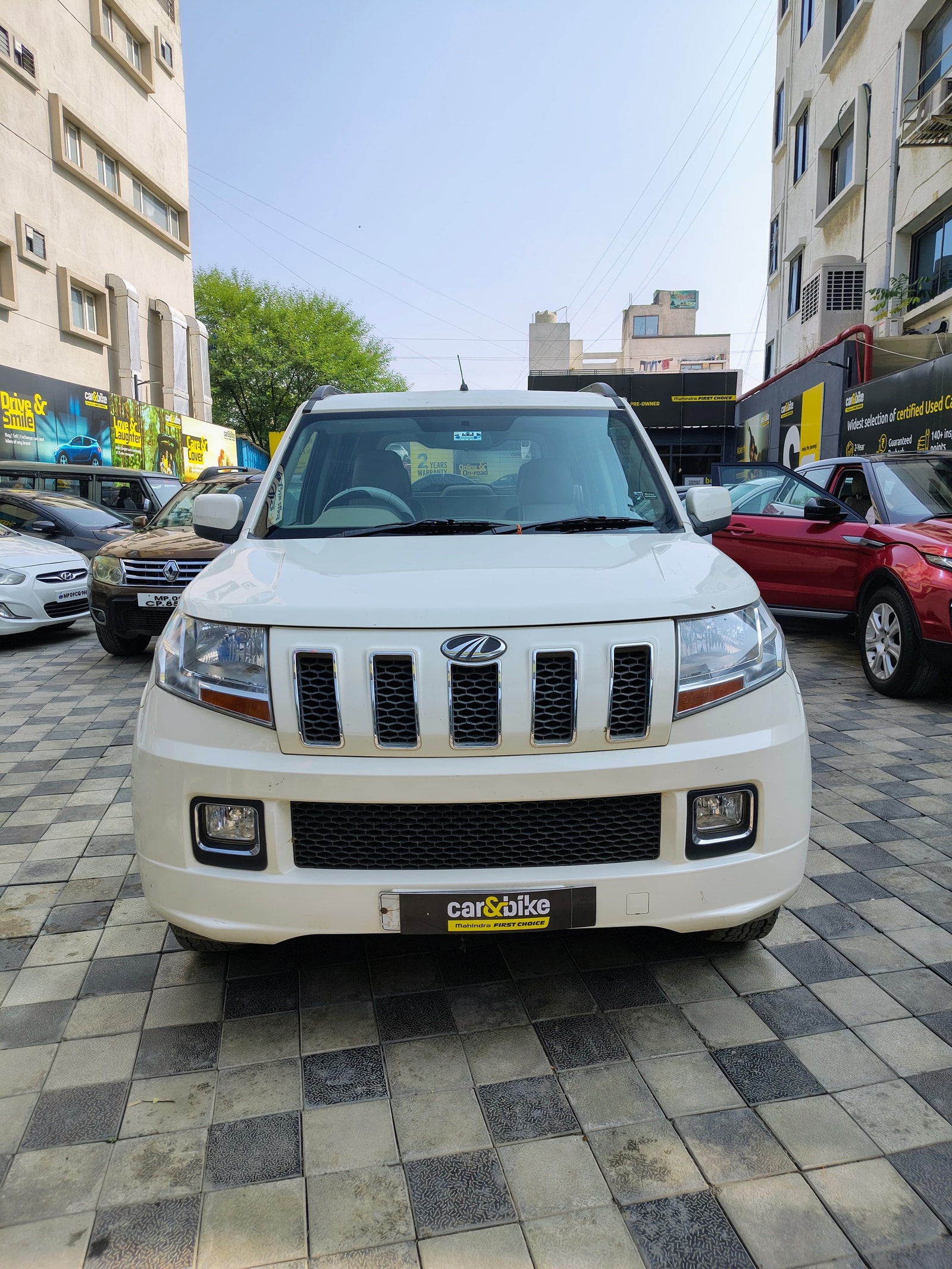 TUV300 image 6 TUV300 image 6