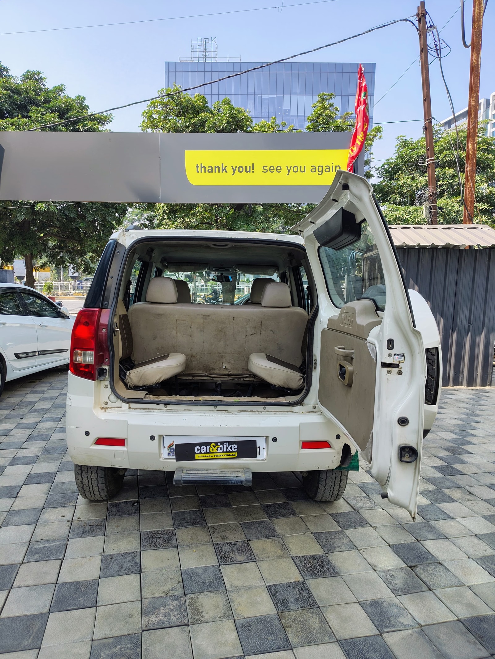 TUV300 image 7 TUV300 image 7