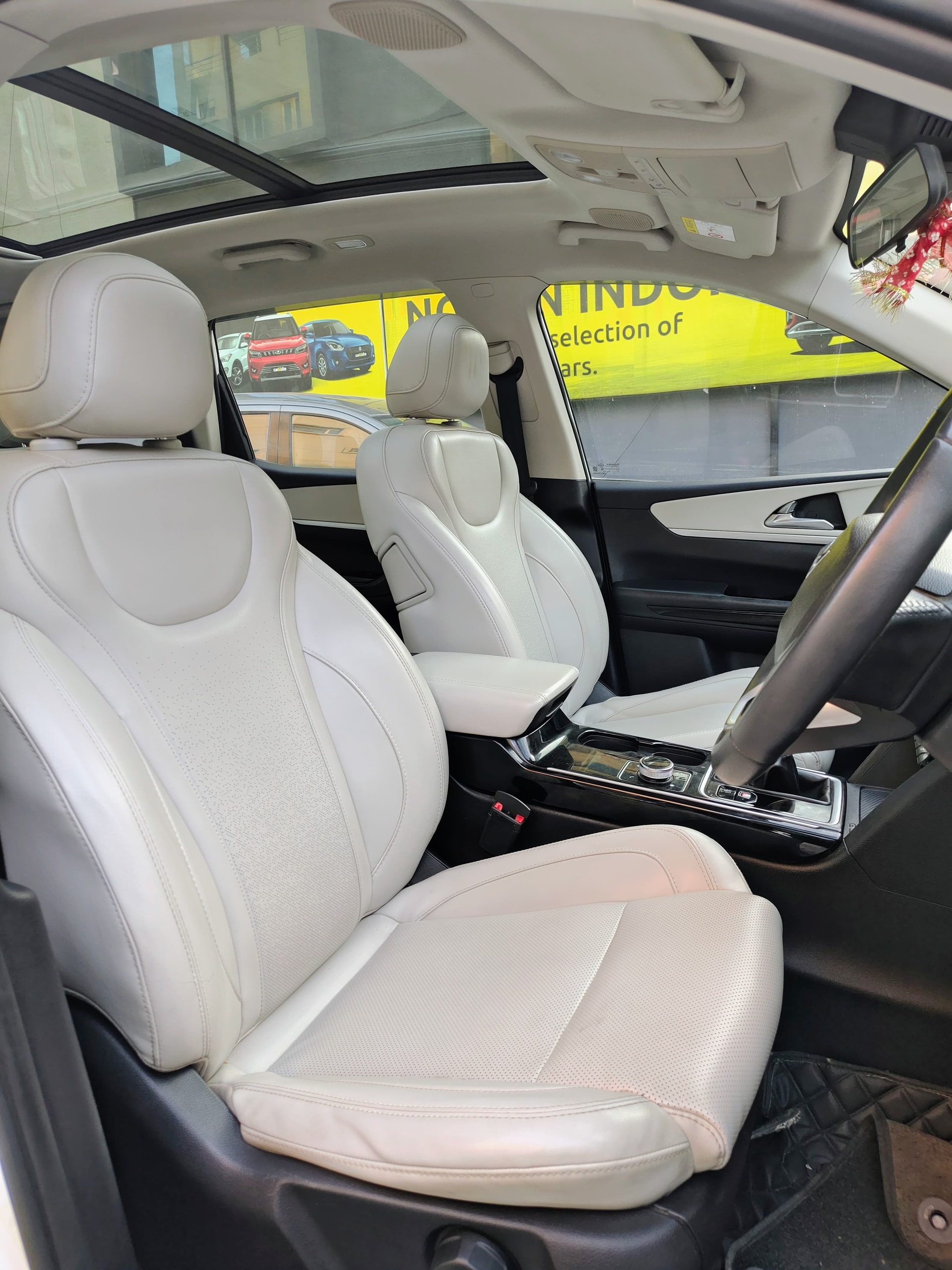 Used 2022 Mahindra XUV700 Used 2022 Mahindra XUV700